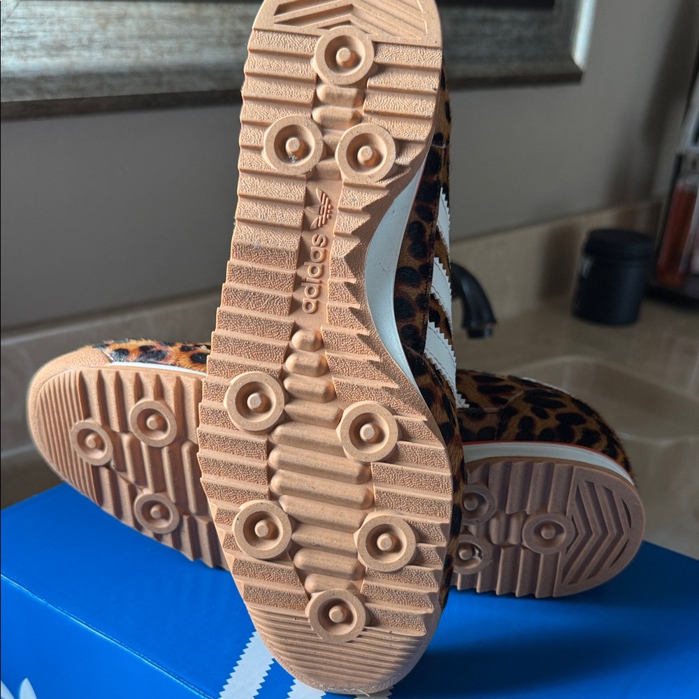 adidas Leopard Sneakers with Bright Orange Laces - Picture 6 of 7